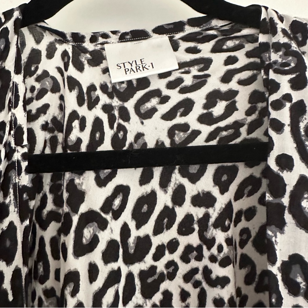 Leopard Print Kimono Robe - Picture 2 of 6